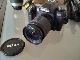 Cámara Reflex Nikon de carrete