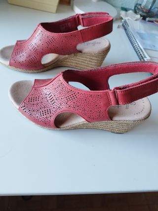 Sandalias cuña Clarks