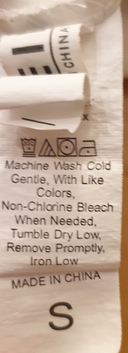 T-shirts corte donna Puma e Shein taglie M e S