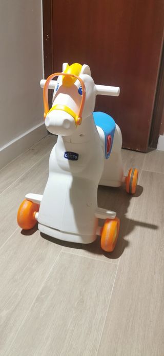 Caballo correpasillos Chicco