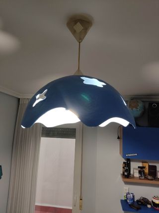Lámpara de techo azul, estrellas