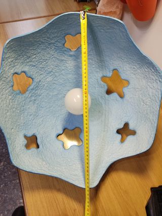 Lámpara de techo azul, estrellas