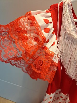 Traje flamenca 5/6 años blanco_rojo.Regalo zapatos