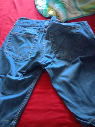 Bermuda Levis 