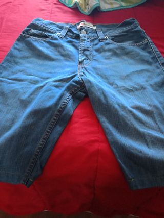 Bermuda Levis 