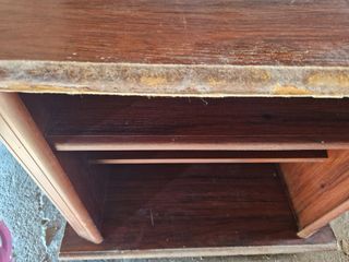 Mueble para tv u otro uso con ruedas.