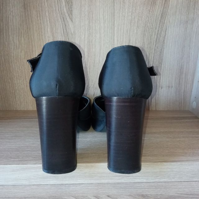 Scarpe Gallery nere con plateau e tacco alto 9 cm,