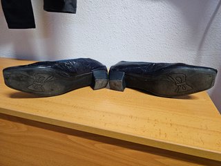 Zapatos charol azul hispanitas