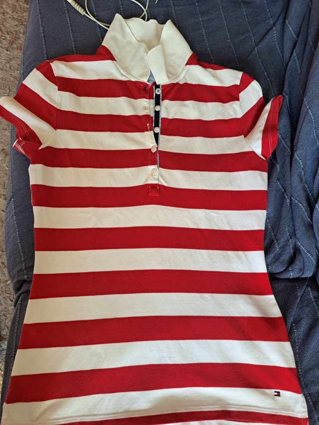 Polo  de manga  corta de rayas .