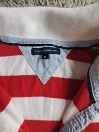 Polo  de manga  corta de rayas .