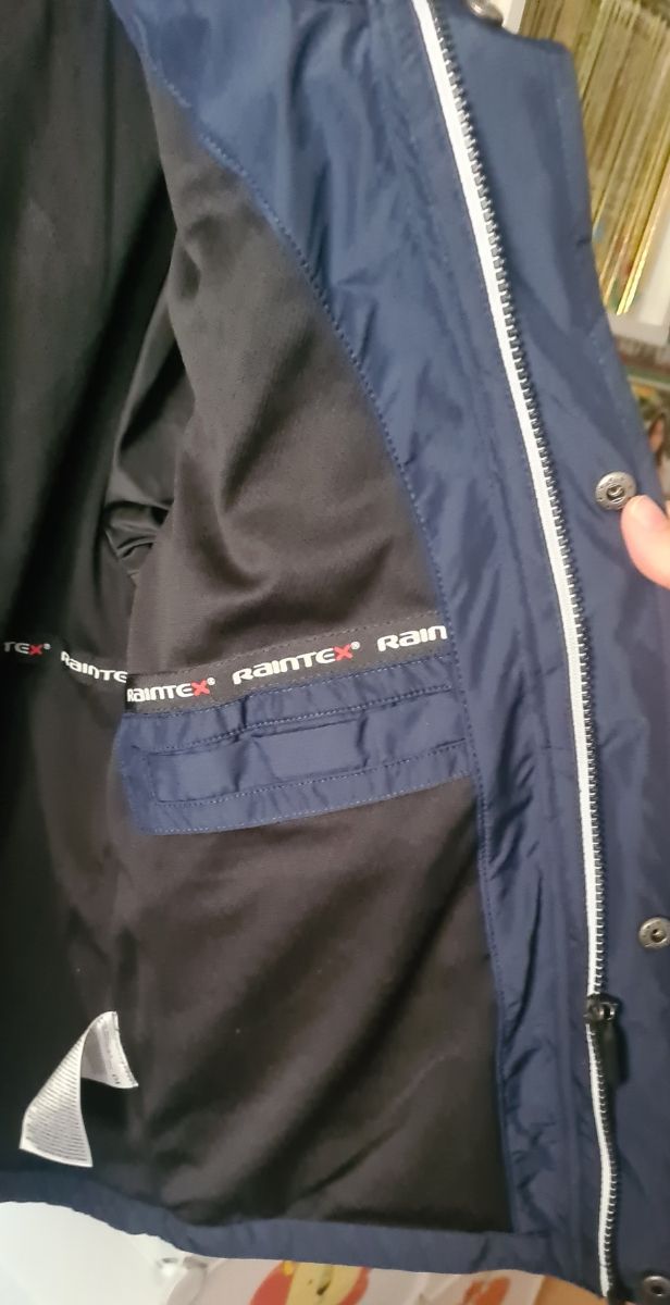 Chubasquero niño. Talla 140cm