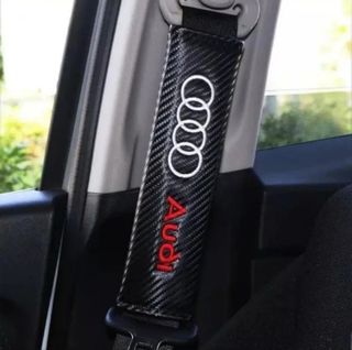Almohadillas cinturón de piel,logo bordado Audi.