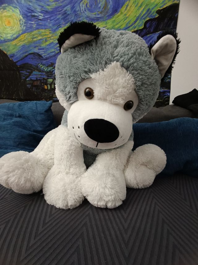 Perro de peluche grande