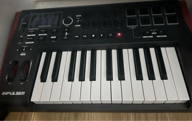 Novation Impulse 25 Teclado Controlador MIDI