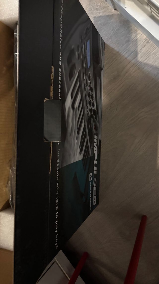 Novation Impulse 25 Teclado Controlador MIDI