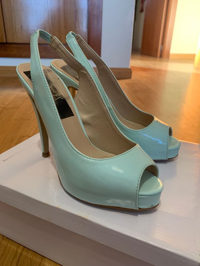 Zapatos de salón destalonados charol color mint