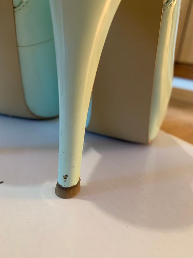 Zapatos de salón destalonados charol color mint