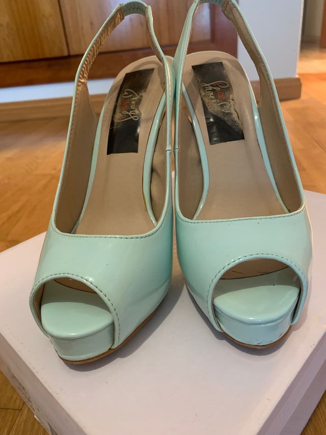 Zapatos de salón destalonados charol color mint