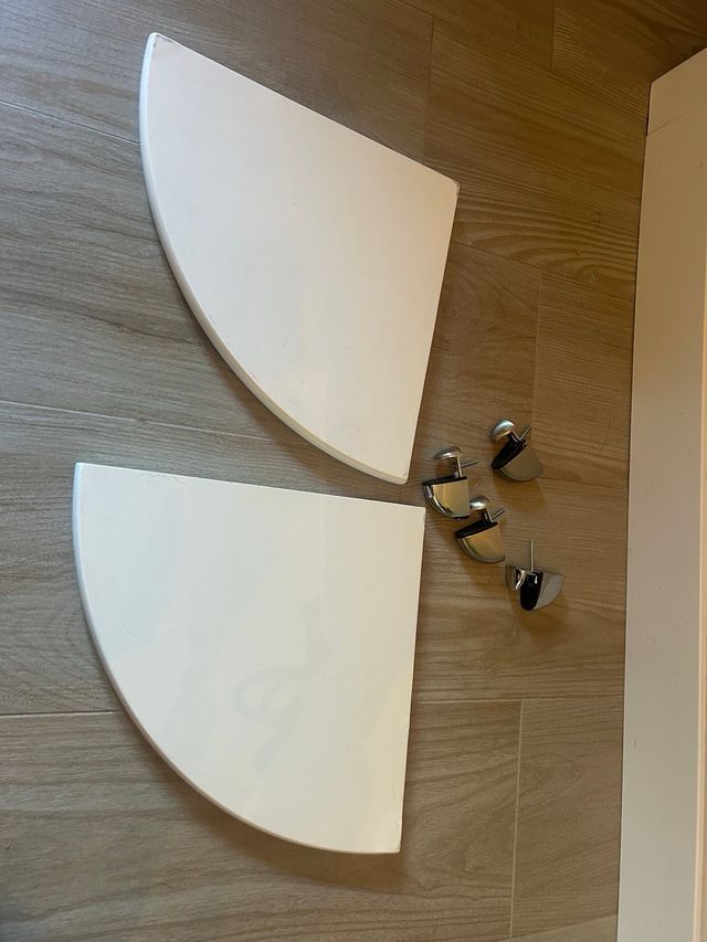 2 estantes esquineros blancos +4 soporte clip
