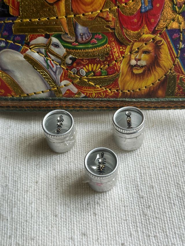 Set 3 Bindi indiani in scatola metallo