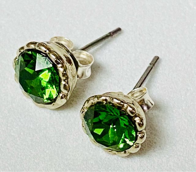 Pendientes estilo Swarovski verde y plata ley 925