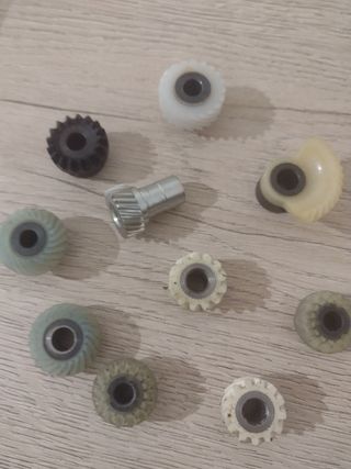 Accessori e parti per macchine da cucire