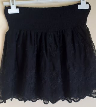 Minifalda negra puntilla fiesta