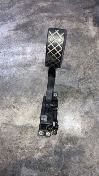 Pedal acelerador