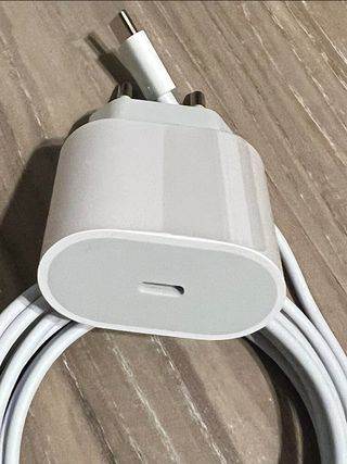 35) Cargador adaptador 20w iPhone y ipad