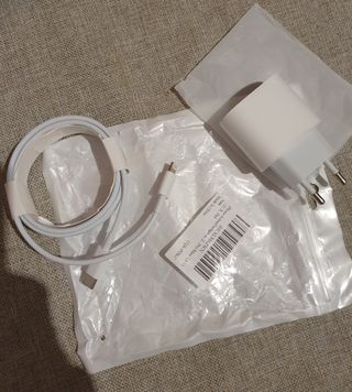 35) Cargador adaptador 20w iPhone y ipad