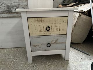 Cabecero de cama y mesillas