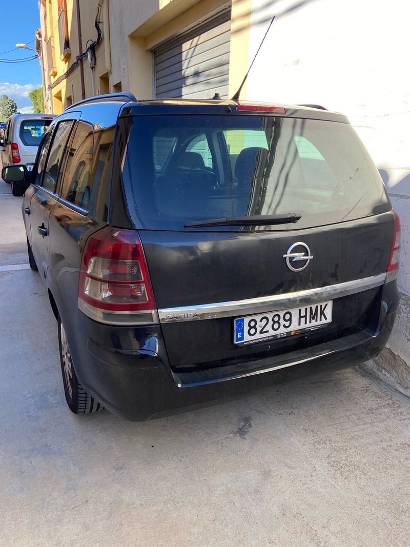 Opel Zafira 2013 - foto 1
