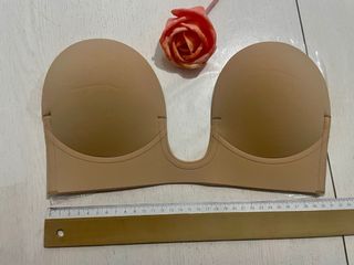 Sujetador adhesivo albaricoque D