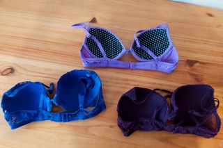 Sujetadores morados 85B