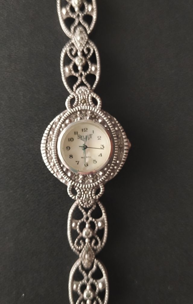 Precioso reloj vintage planta envejecida