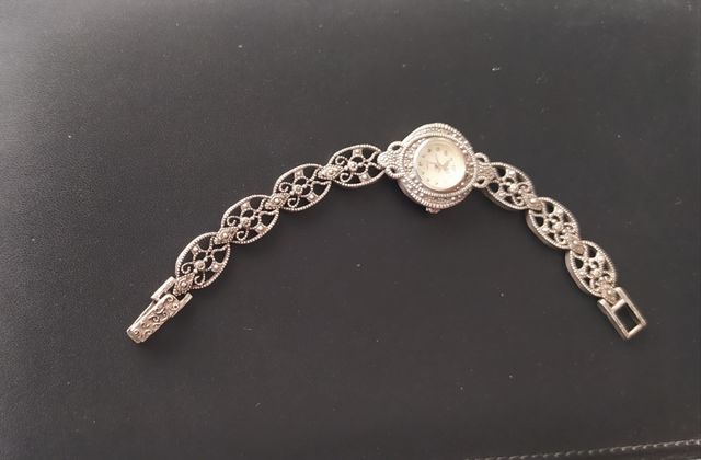 Precioso reloj vintage planta envejecida