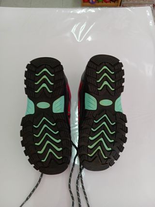 Zapatillas infantiles trekking niña 
