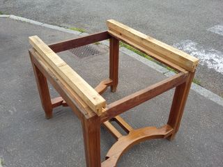 Tavolo liberty in legno di castagno