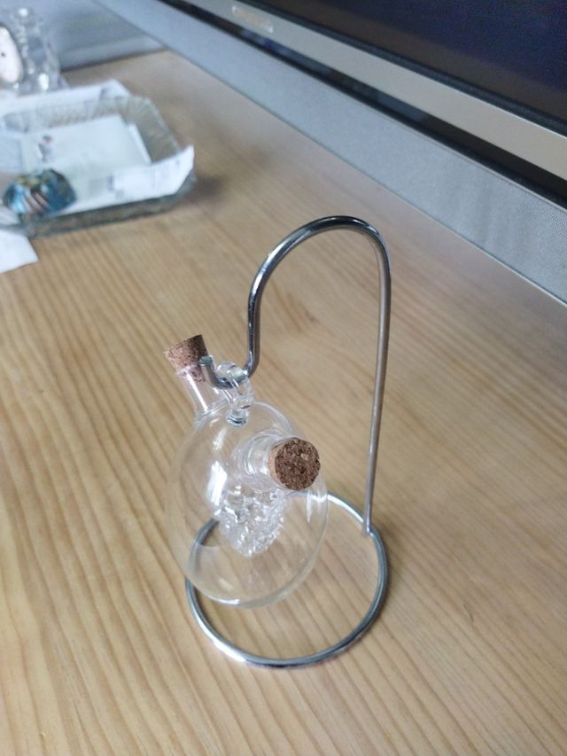 Vinagrera  de cristal ,preciosa 