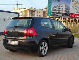 Volkswagen Golf 2004
