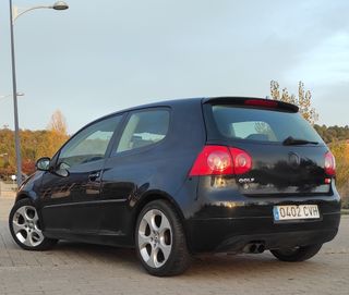 Volkswagen Golf 2004