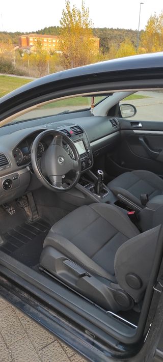 Volkswagen Golf 2004