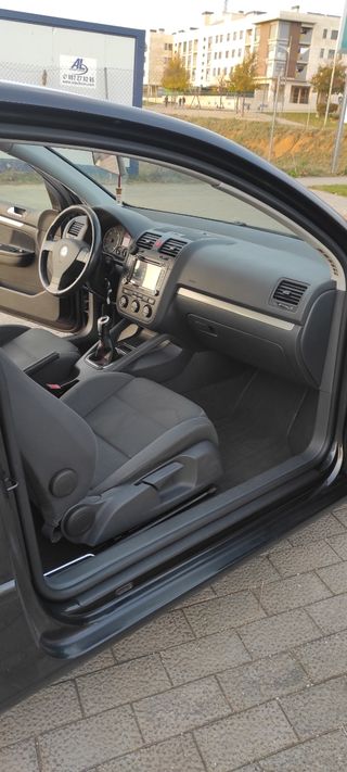 Volkswagen Golf 2004