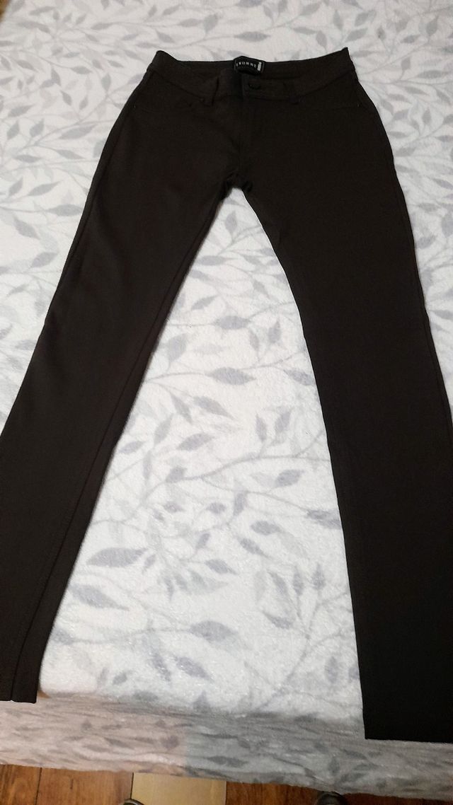 Pantalón recto como nuevos.