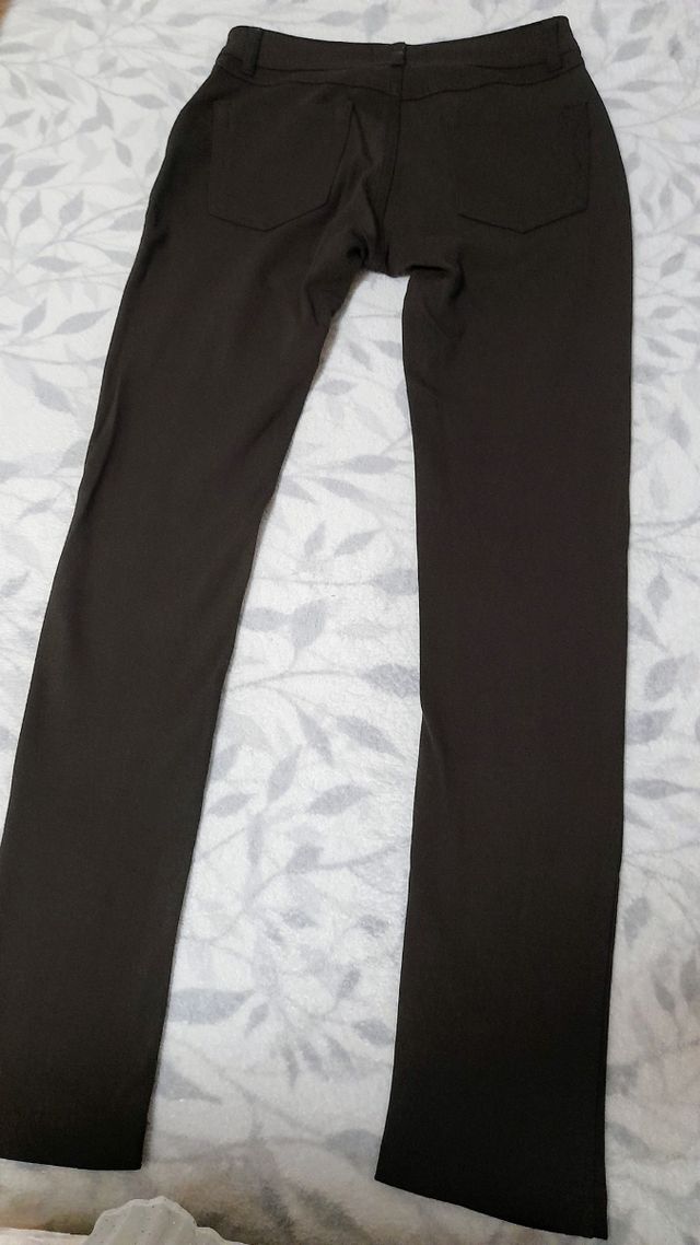 Pantalón recto como nuevos.