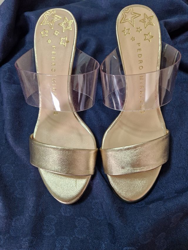 Sandalias doradas Pedro Miralles