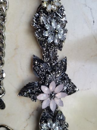 Cinturón  metálico  con pedrería