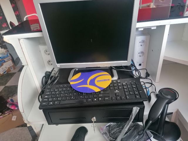 Tpv completa: ordenador, cajón portamonedas...