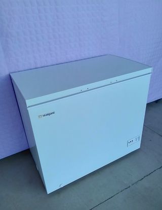 🟪 HT -  Arcón Congelador Capacidad 190 Lts