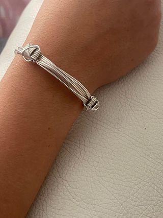 Pulsera de hilos de plata 